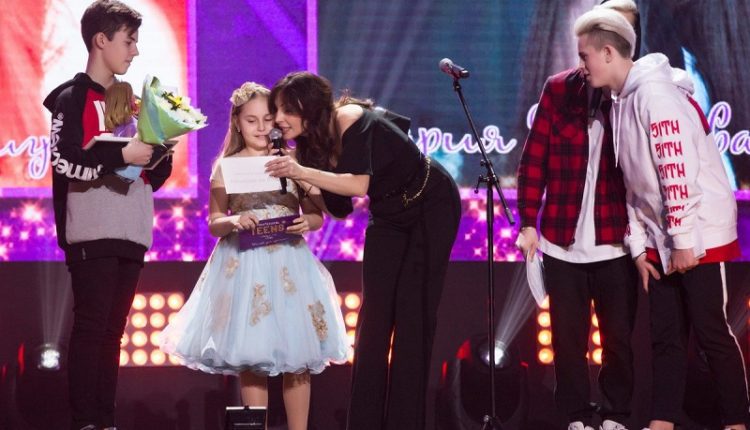 Академия популярной музыки Игоря Крутого провела ежегодную премию Девичник Teens Awards