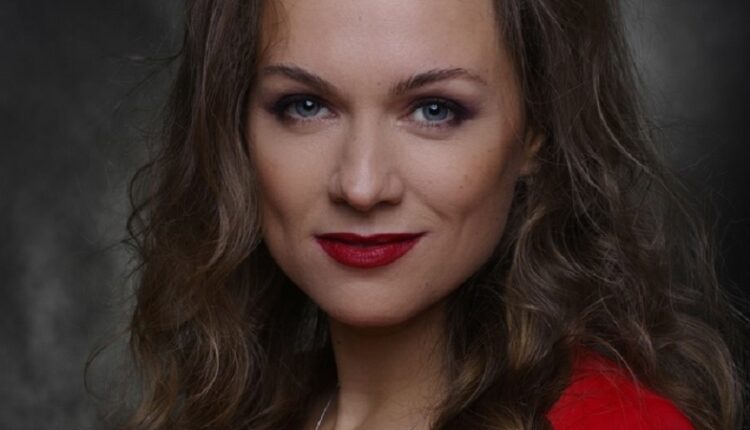 Анна Роскошная: « Не люблю, когда актеры спекулируют на своей профессии»