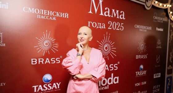 Вселена Мастер стала партнёром премии «Мама года 2025» и подарила номинантам авторские книги для детей.