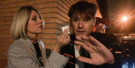 Самокатчик сбил финалиста шоу “Голос” Сергея АРУТЮНОВА во время романтической прогулки с Настей из группы “Лицей”. Сейчас оба артиста в больнице.