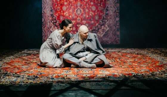 Спектакль «Бег» в «Ленкоме»: Погружение в драму Булгакова