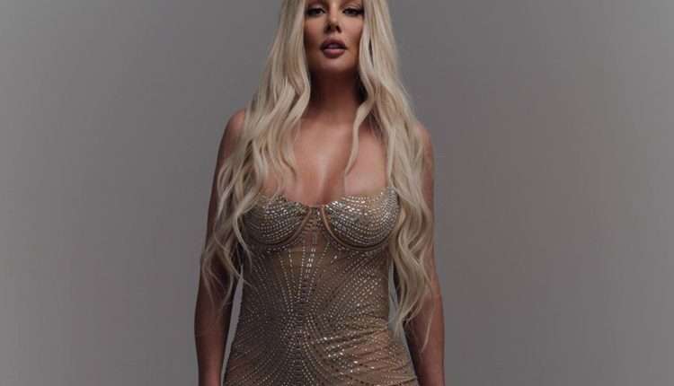 Анна Седокова выпустила макси-сингл «4 утра»